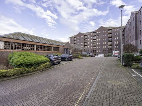 Orchard Brae Avenue, Orchard Brae, Edinburgh EH4