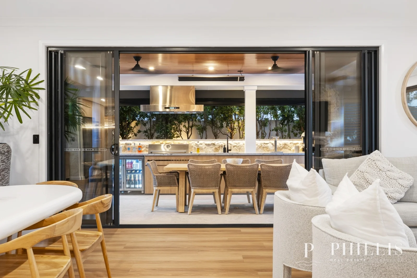 Additional image 8 of 2566 Cressbrook Drive, Hope Island QLD 4212