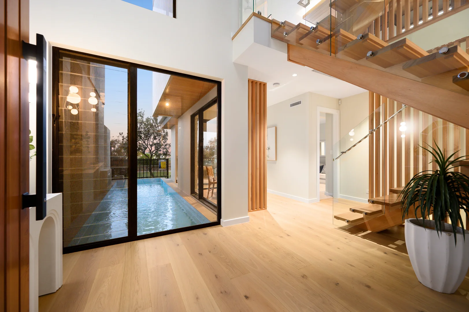 Additional image 5 of 2/149 The Esplanade, Paradise Point QLD 4216