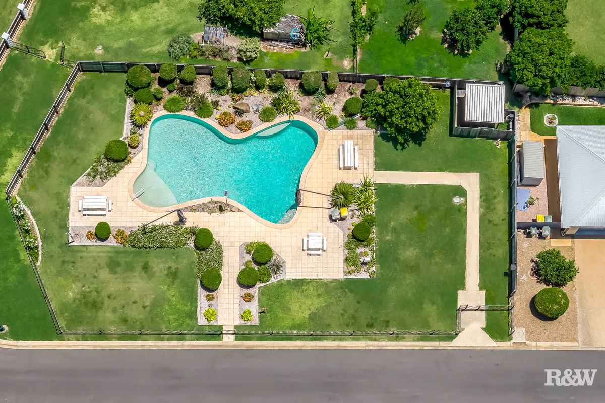 Additional image 2 of 19 McCallum Close, Coral Cove QLD 4670