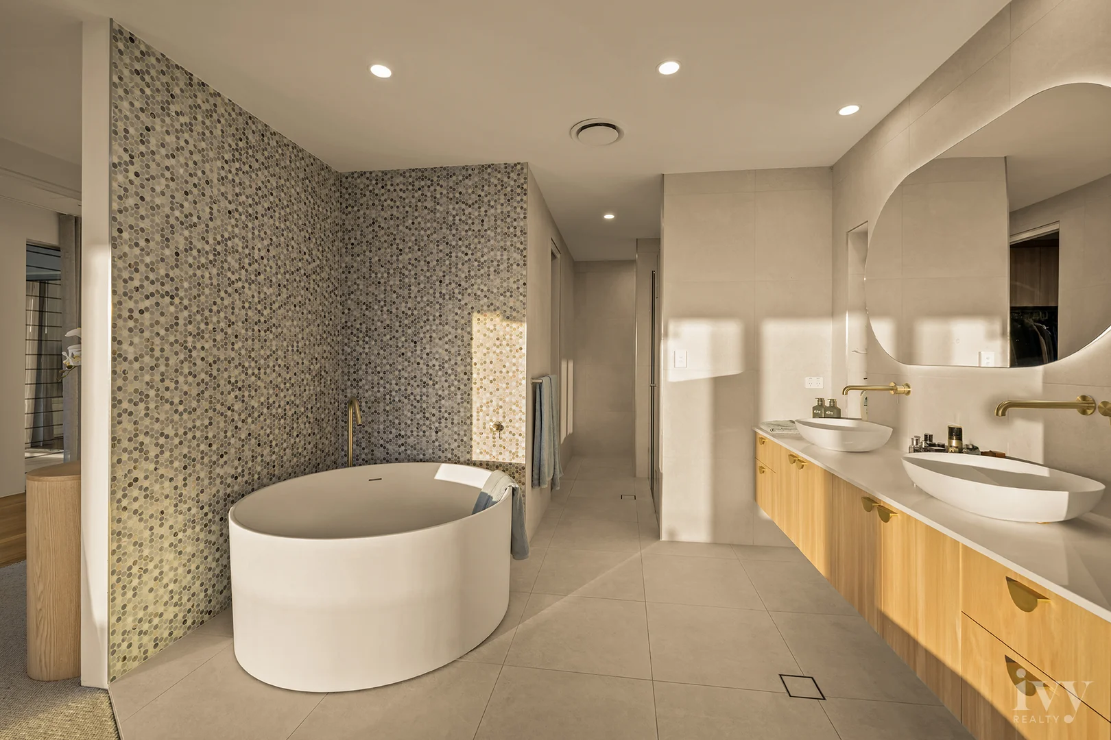 Additional image 18 of 78 Royal Albert Crescent, Sovereign Islands QLD 4216