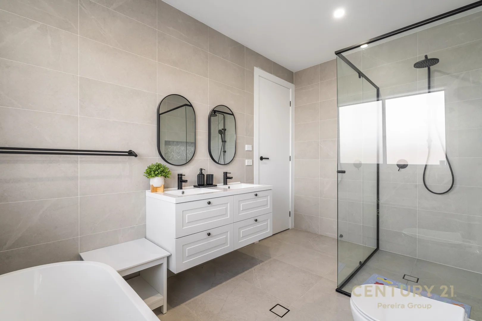 Additional image 15 of 6 Meares Crescent, Catherine Field NSW 2557