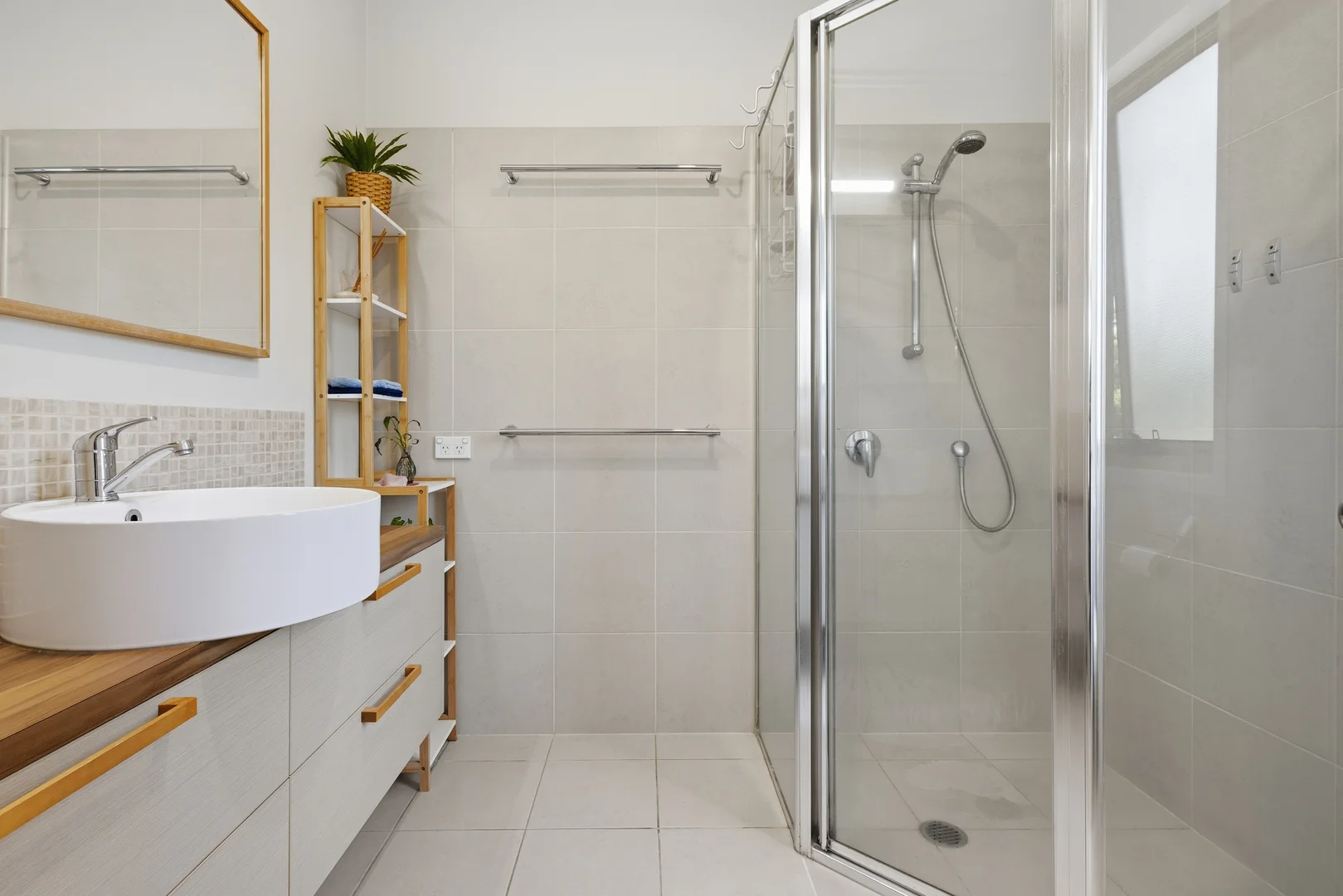 Additional image 12 of 1/45 Robert Street, Labrador QLD 4215