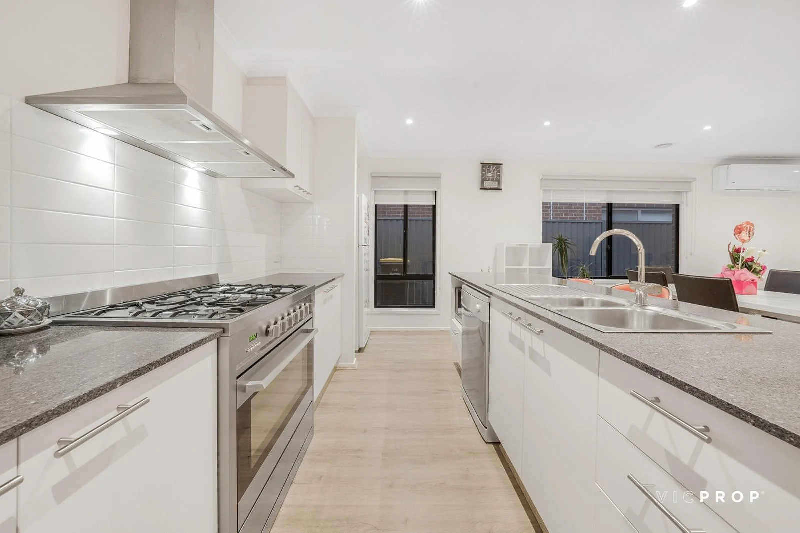 Additional image 6 of 100 City Vista Court, Fraser Rise VIC 3336