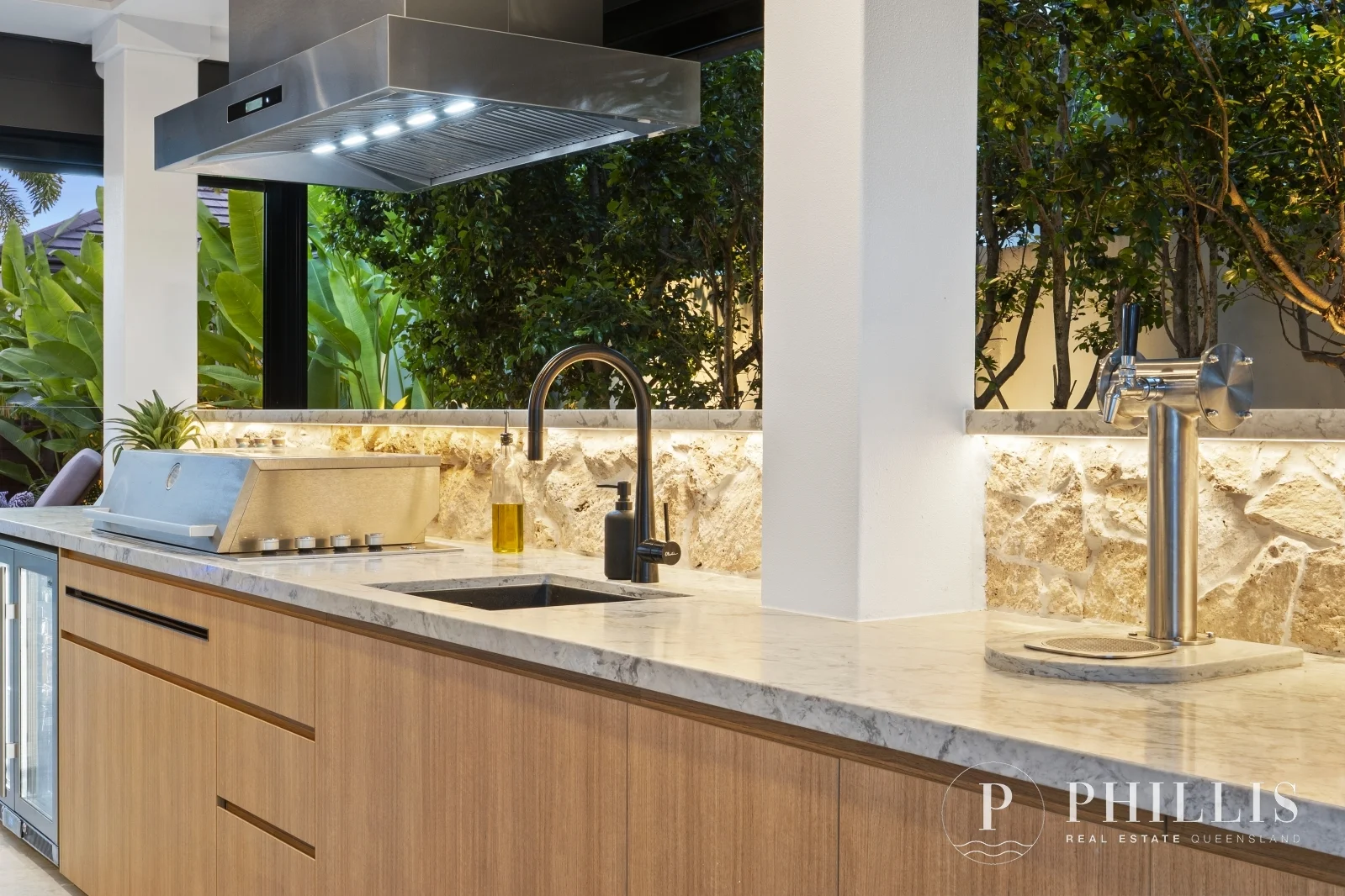 Additional image 6 of 2566 Cressbrook Drive, Hope Island QLD 4212