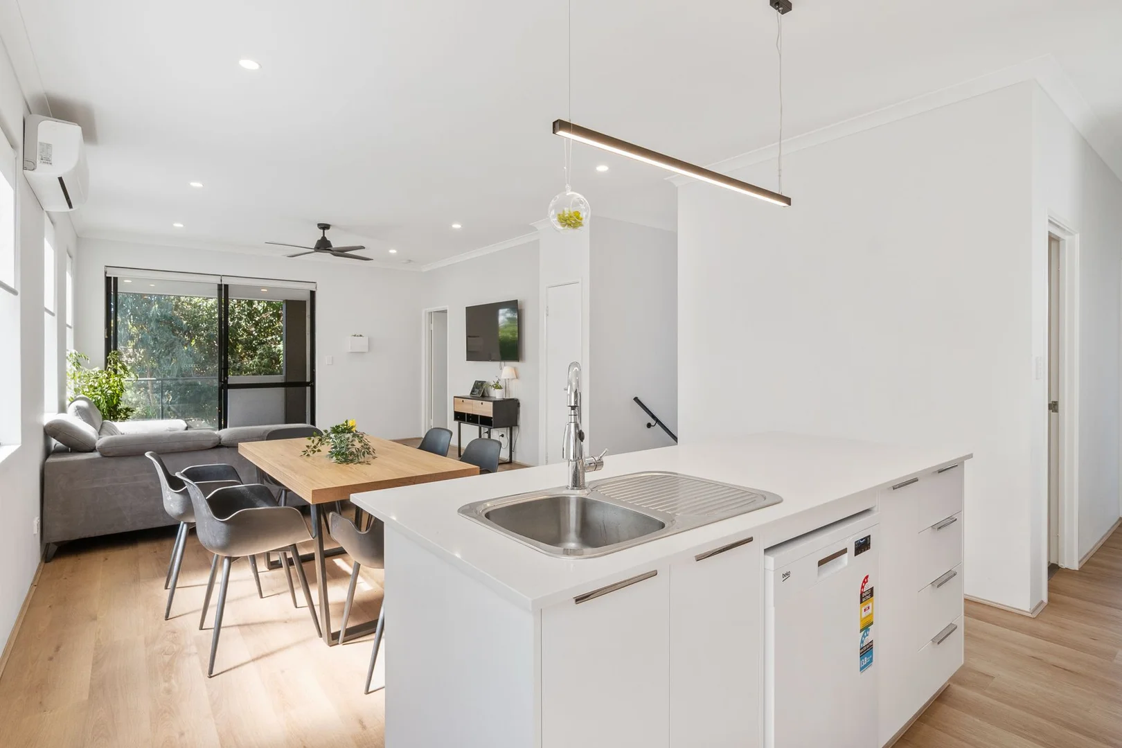 Additional image 8 of 2/174 Leake Street, Belmont WA 6104