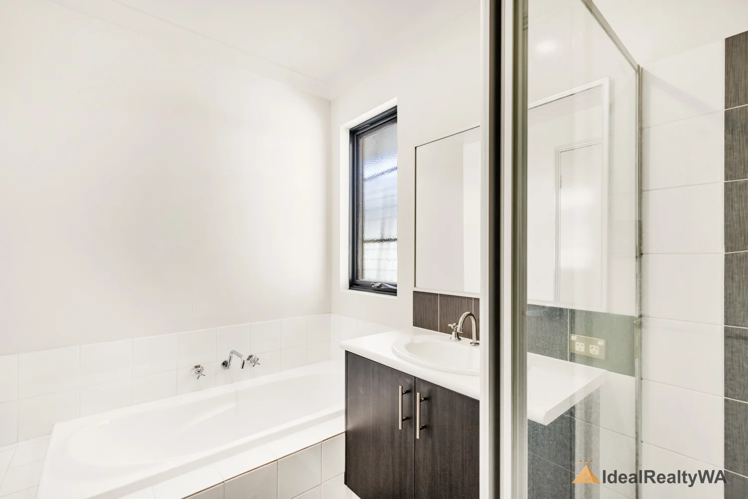 Additional image 12 of 14 Fertito Entrance, Success WA 6164