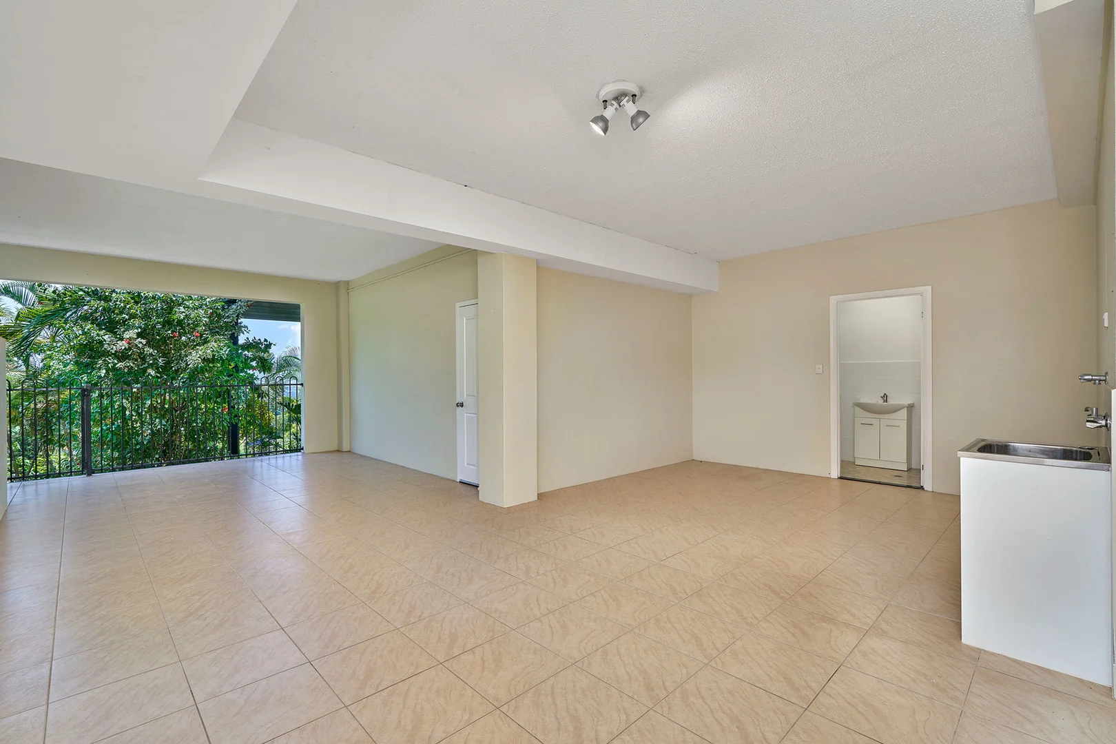 Additional image 25 of 5 Richmond Court, Mooroobool QLD 4870