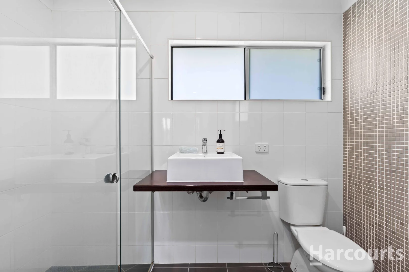 Additional image 12 of 1/187 Torquay Road, Scarness QLD 4655