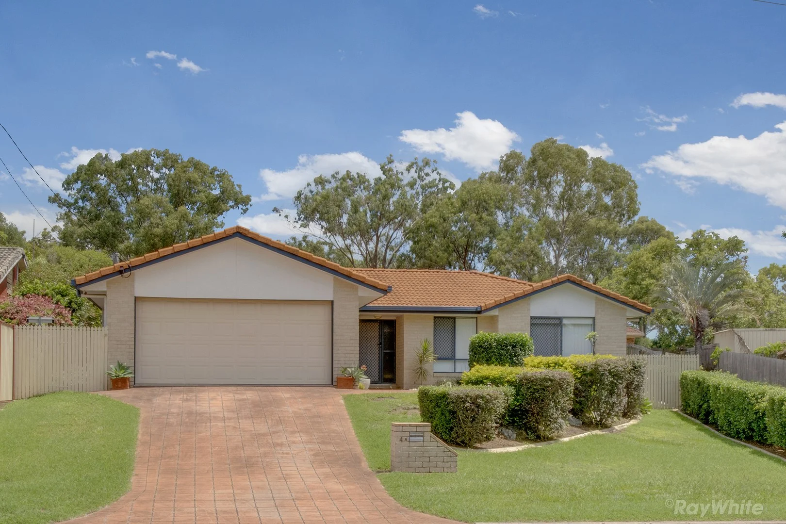 4a Carinya Drive, Clinton QLD 4680