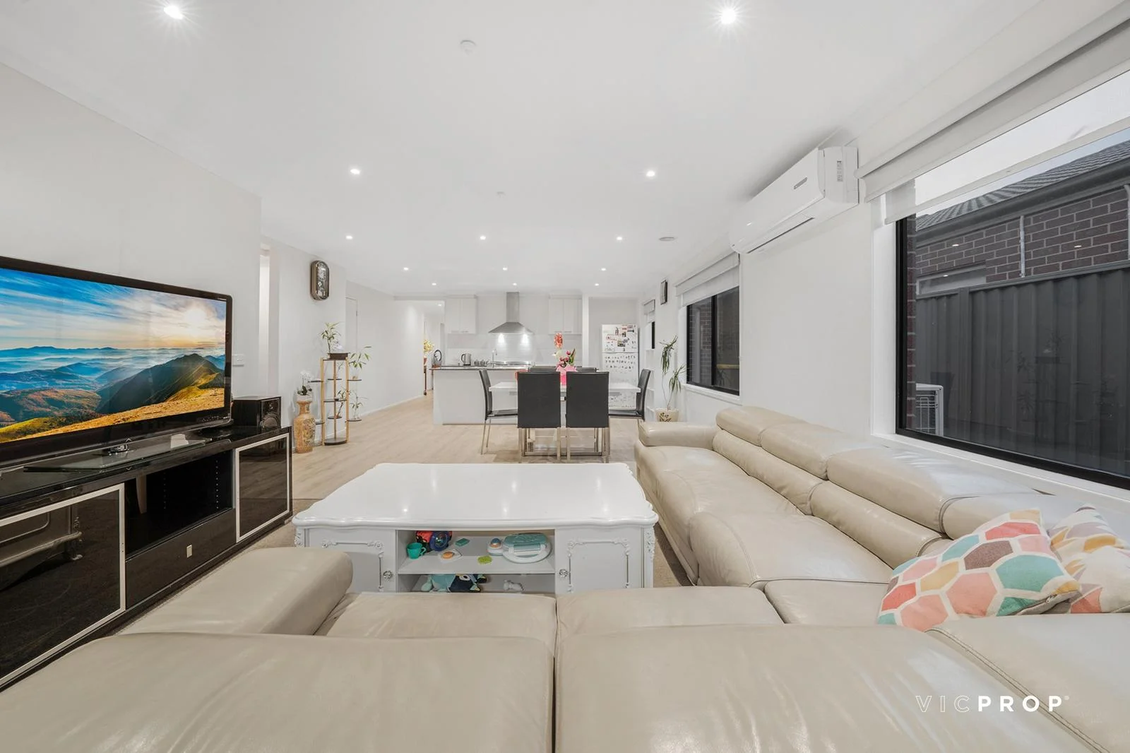Additional image 4 of 100 City Vista Court, Fraser Rise VIC 3336