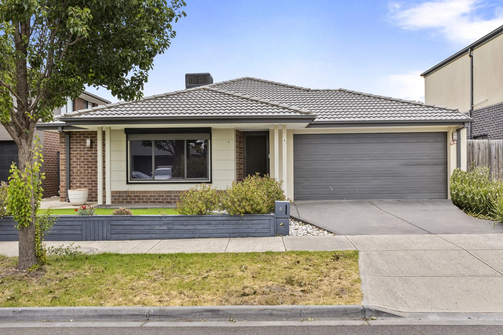 4 Gossamer Way, Mickleham VIC 3064