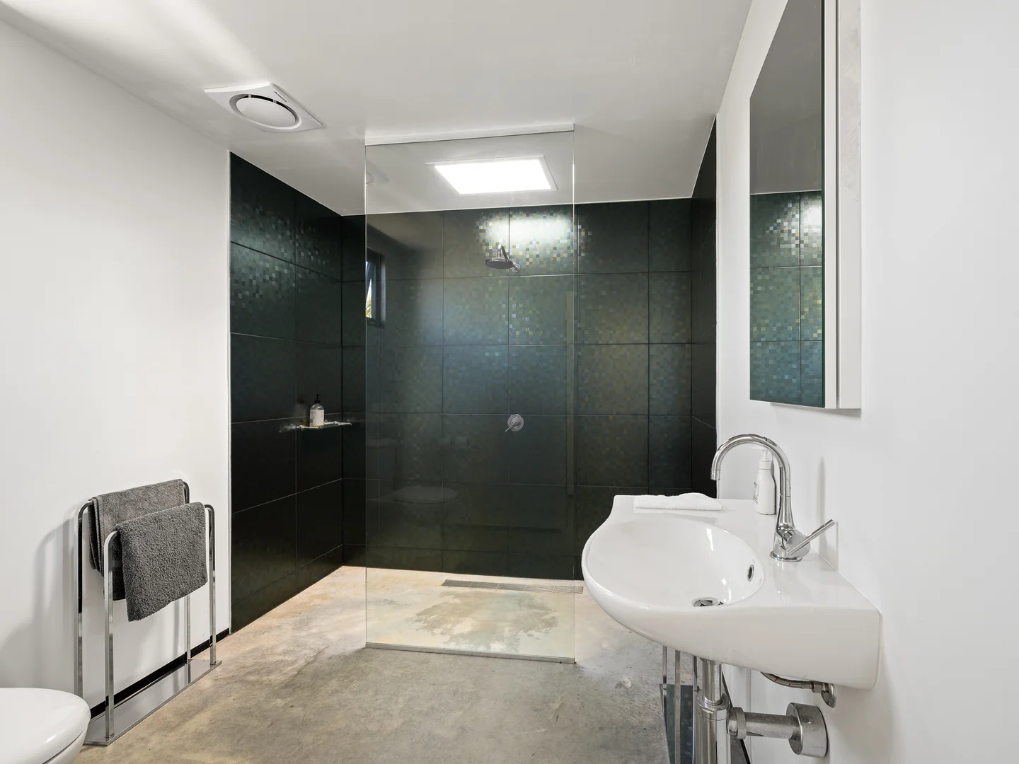 Additional image 31 of 313-315 Tasman Highway, Beaumaris TAS 7215