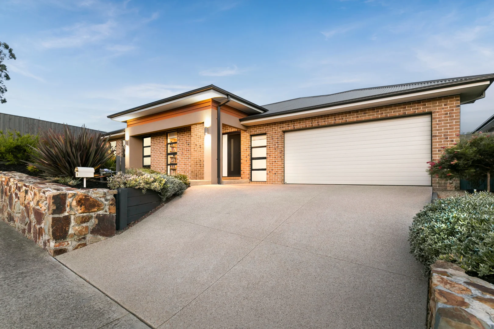 Additional image 2 of 16 Valentine Crescent, Officer VIC 3809