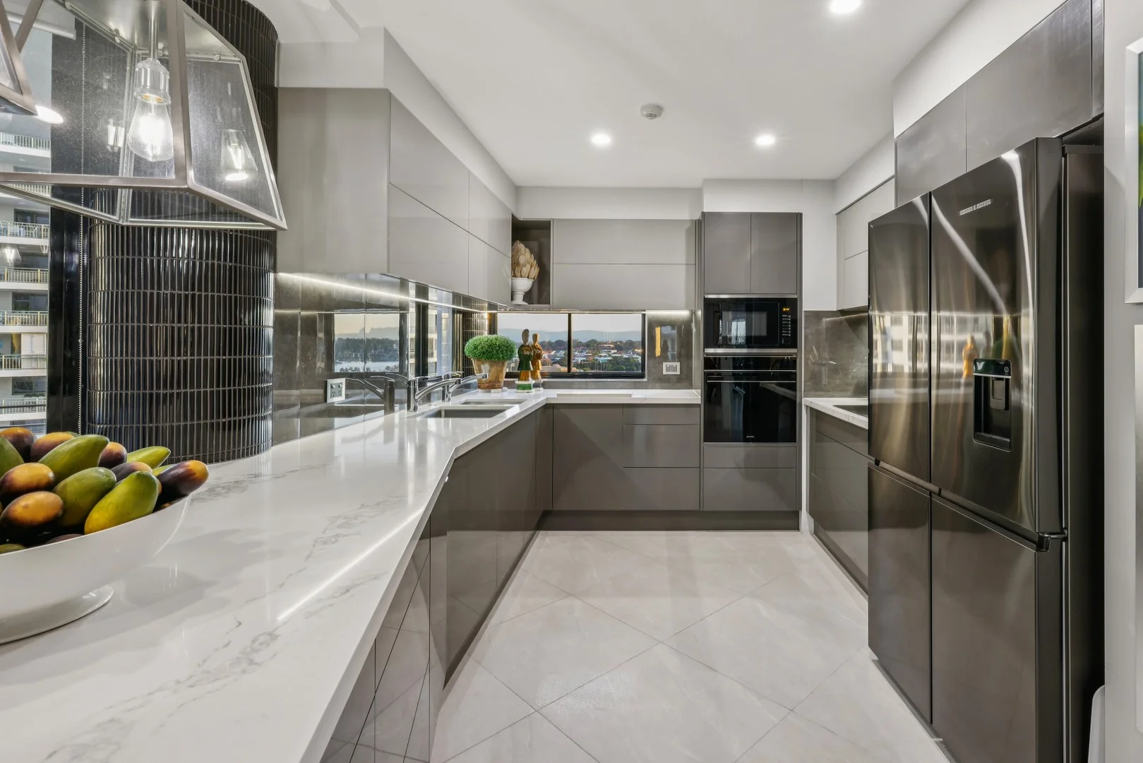 9/19 Peak Avenue, Main Beach QLD 4217