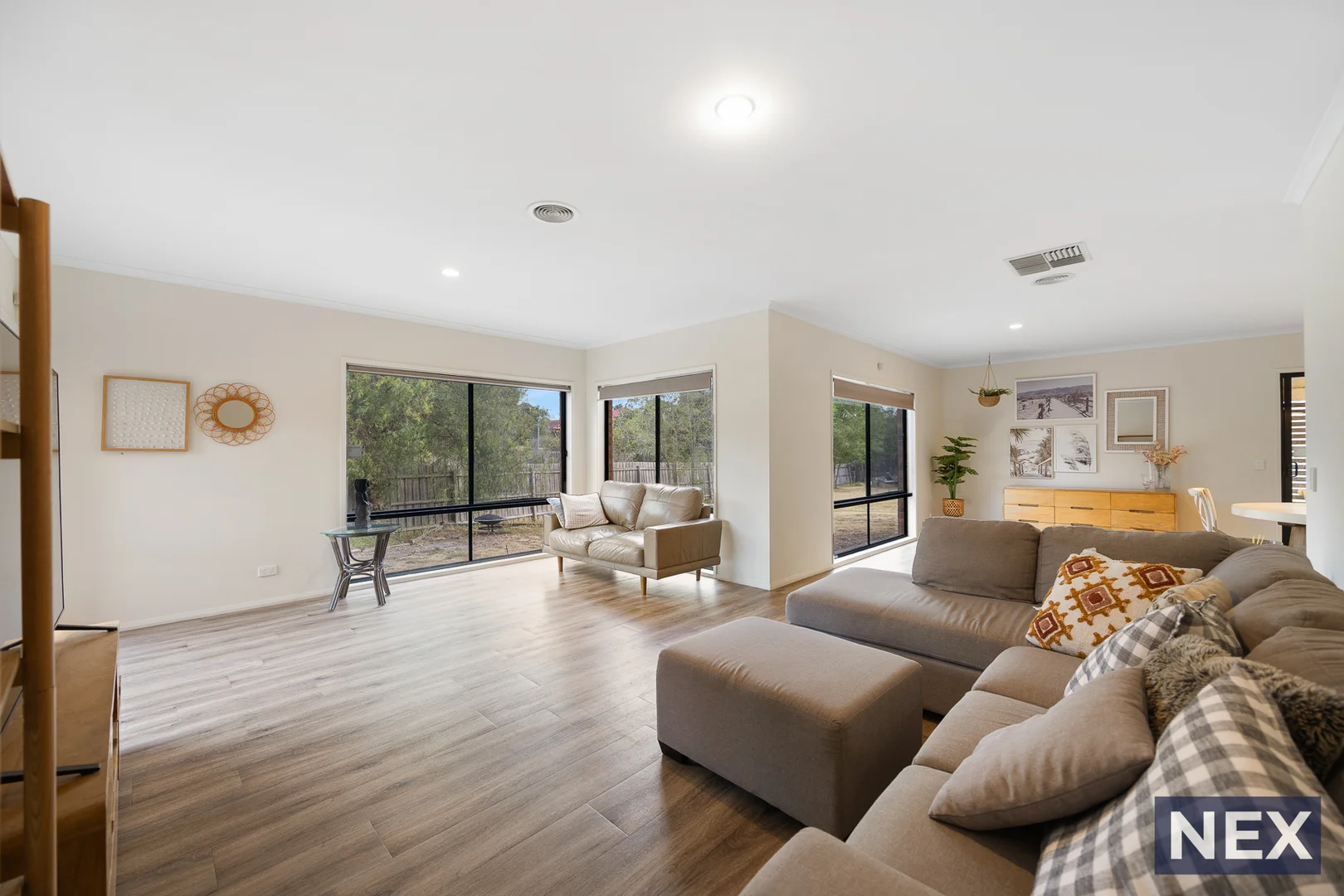 Additional image 13 of 32 Runnymeade Lane, Brookfield VIC 3338