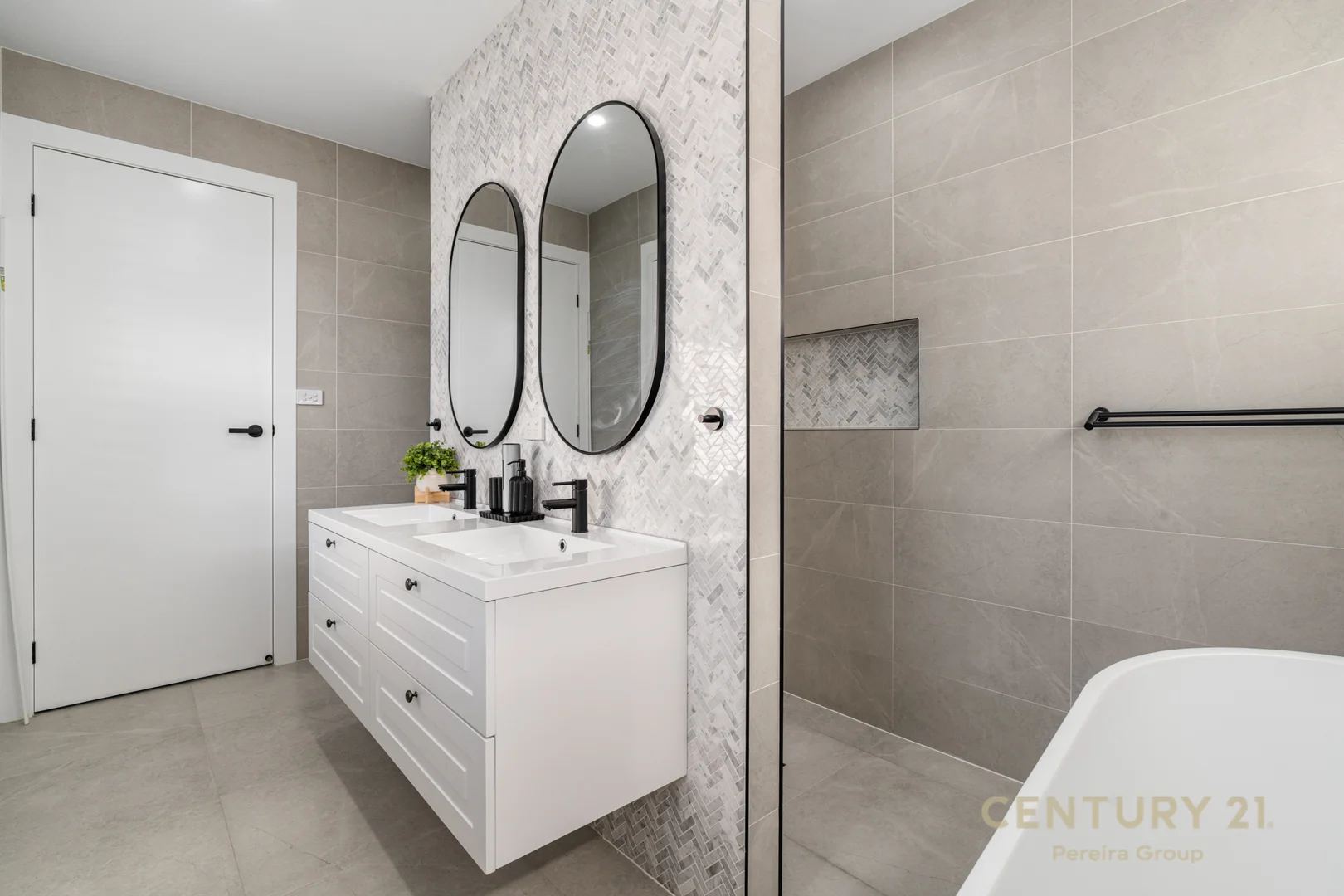 Additional image 14 of 6 Meares Crescent, Catherine Field NSW 2557