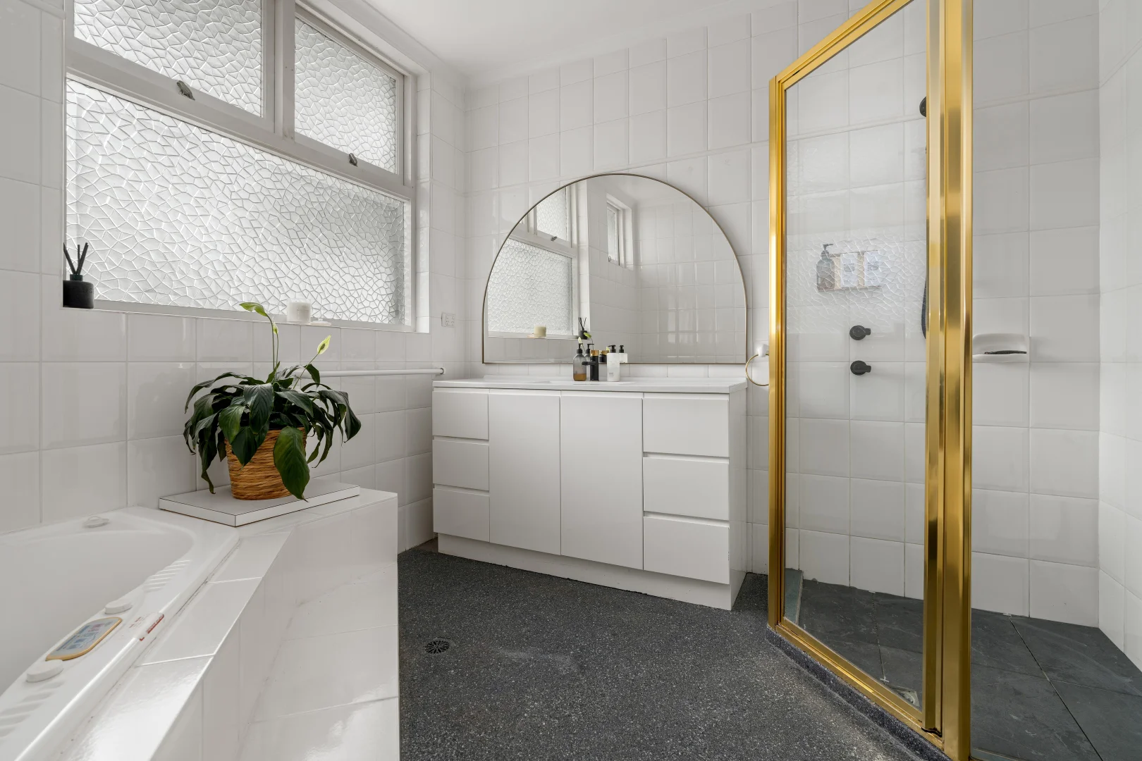 Additional image 8 of 12 Mattes Way, Bomaderry NSW 2541