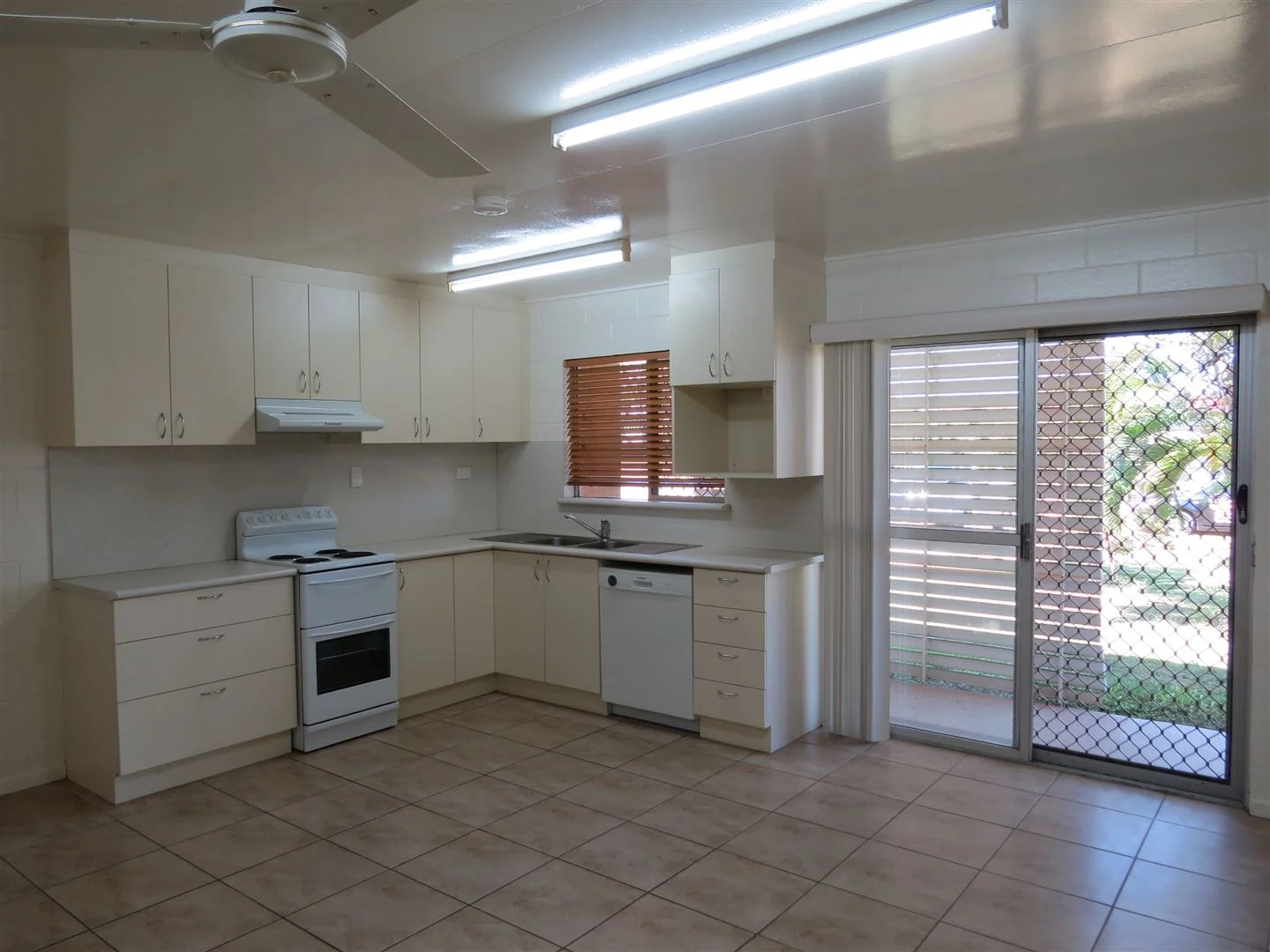 Additional image 2 of 1 & 2/93 Thirteenth Avenue, Home Hill QLD 4806