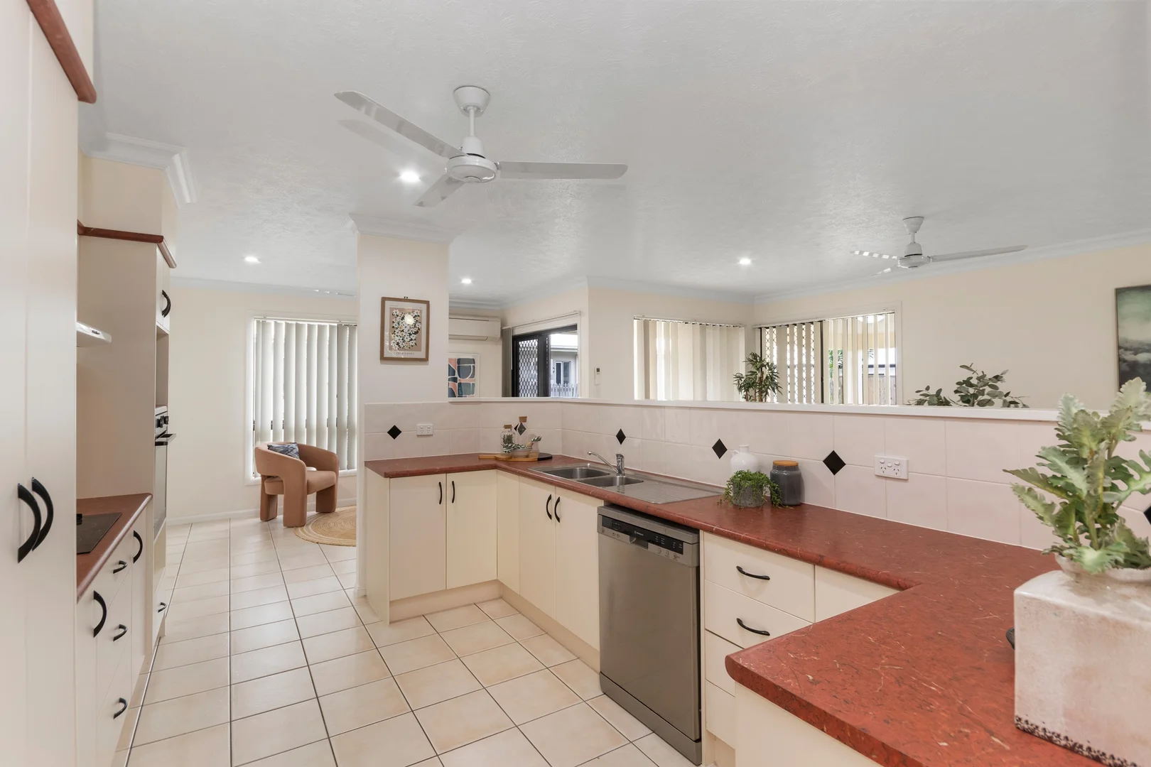 Additional image 5 of 4 Sutherland Street, Annandale QLD 4814