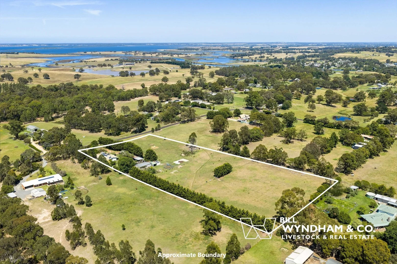 10 Hazeldene Crescent, Nicholson VIC 3882