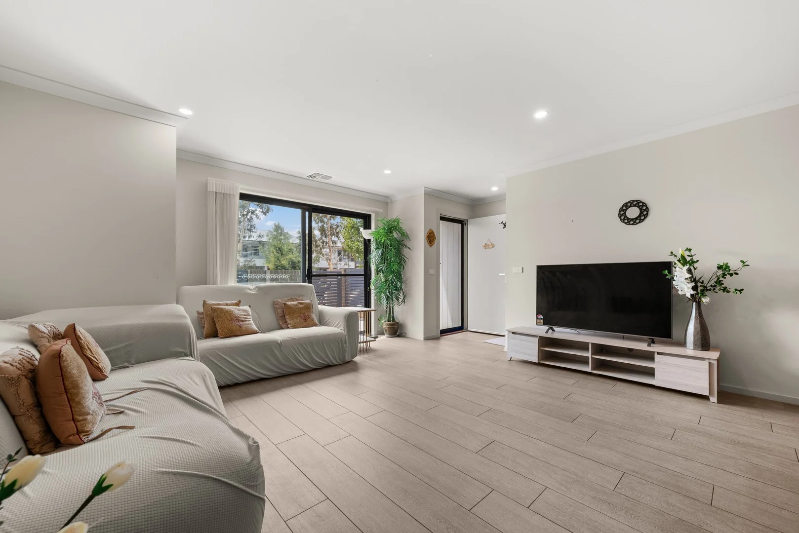 33 Hedditch Court, Strathnairn ACT 2615