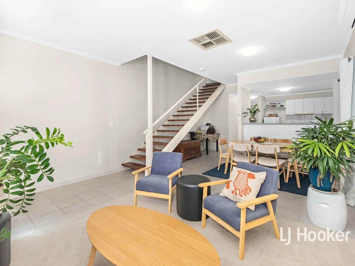 1/8 Undoolya Road, East Side NT 0870