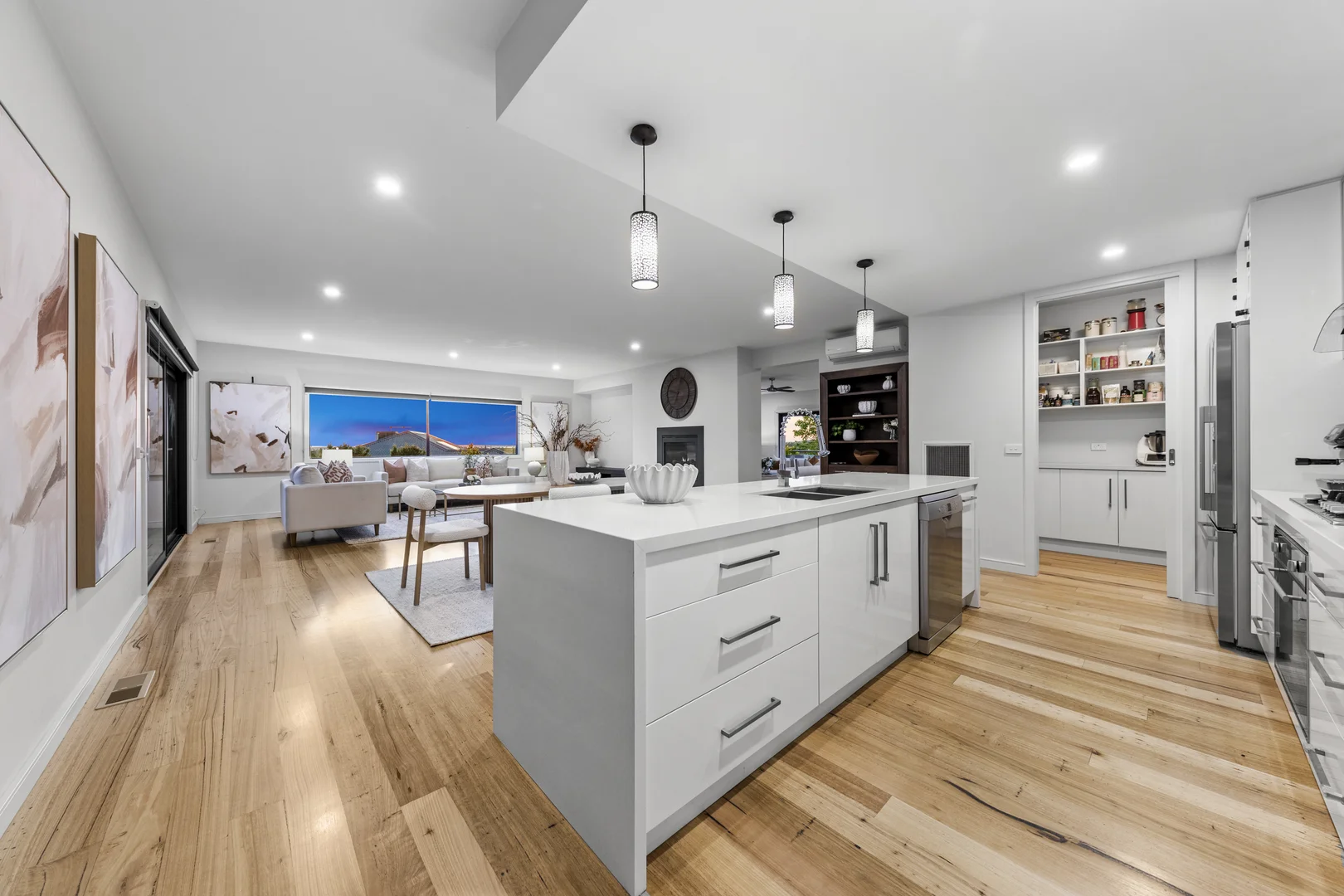 Additional image 10 of 4 Manor View, Pakenham VIC 3810