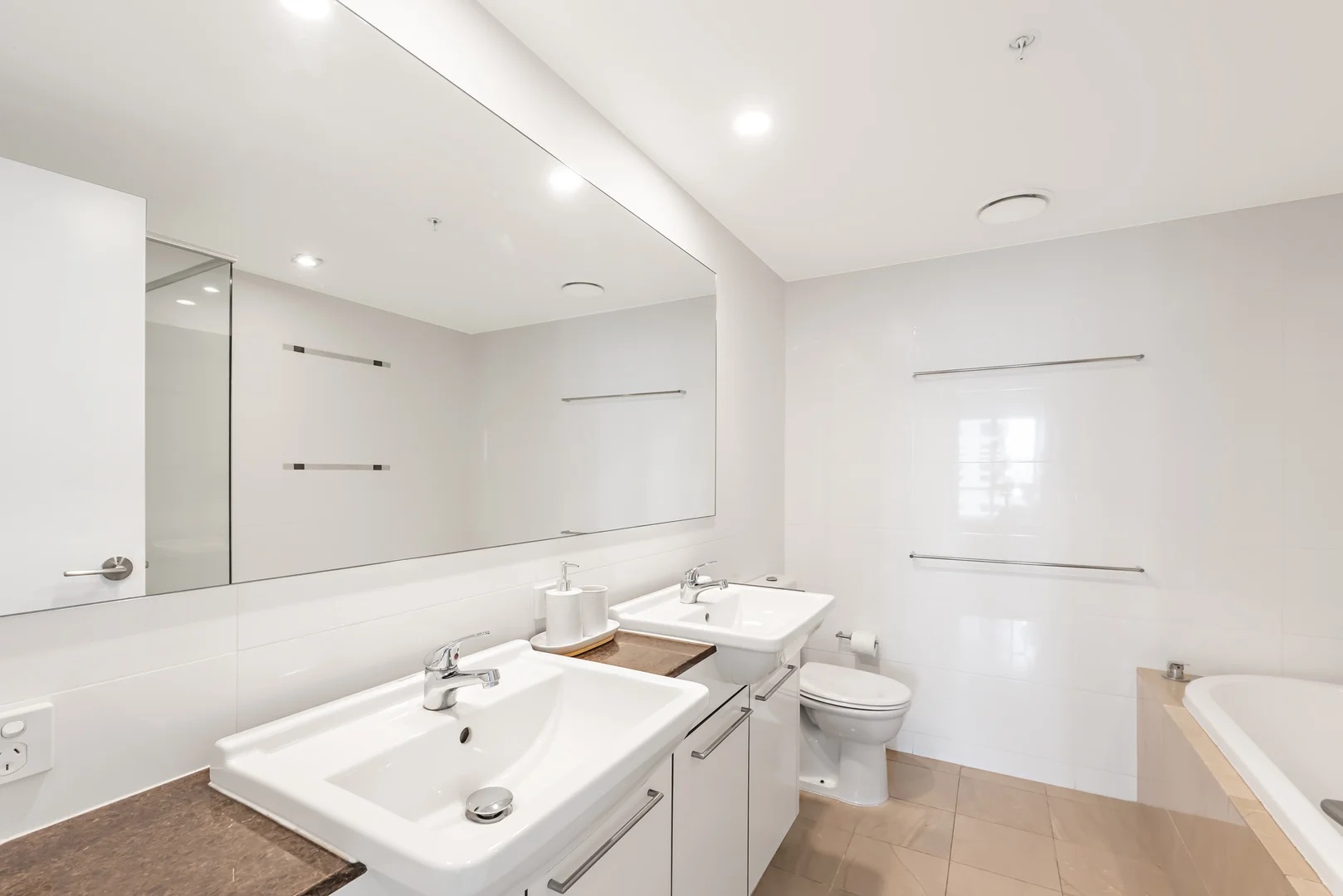 Additional image 9 of 905/22 Surf Parade, Broadbeach QLD 4218