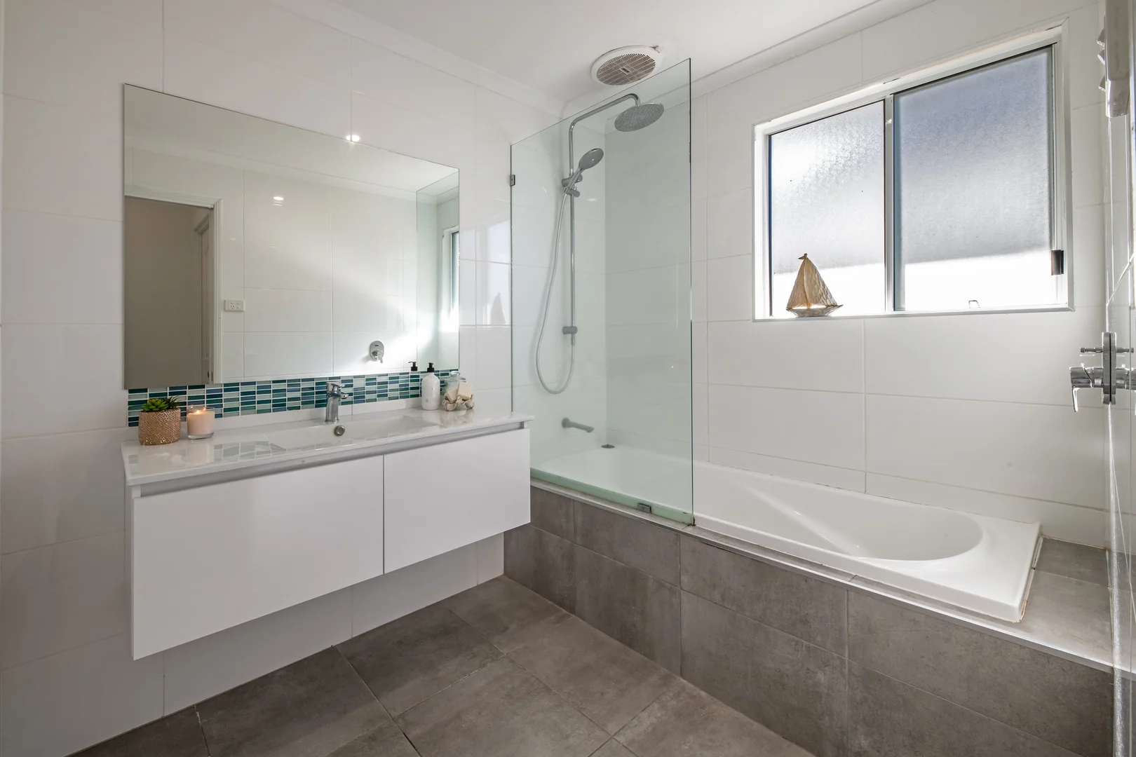 Additional image 28 of 7 Passage Avenue, Shute Harbour QLD 4802