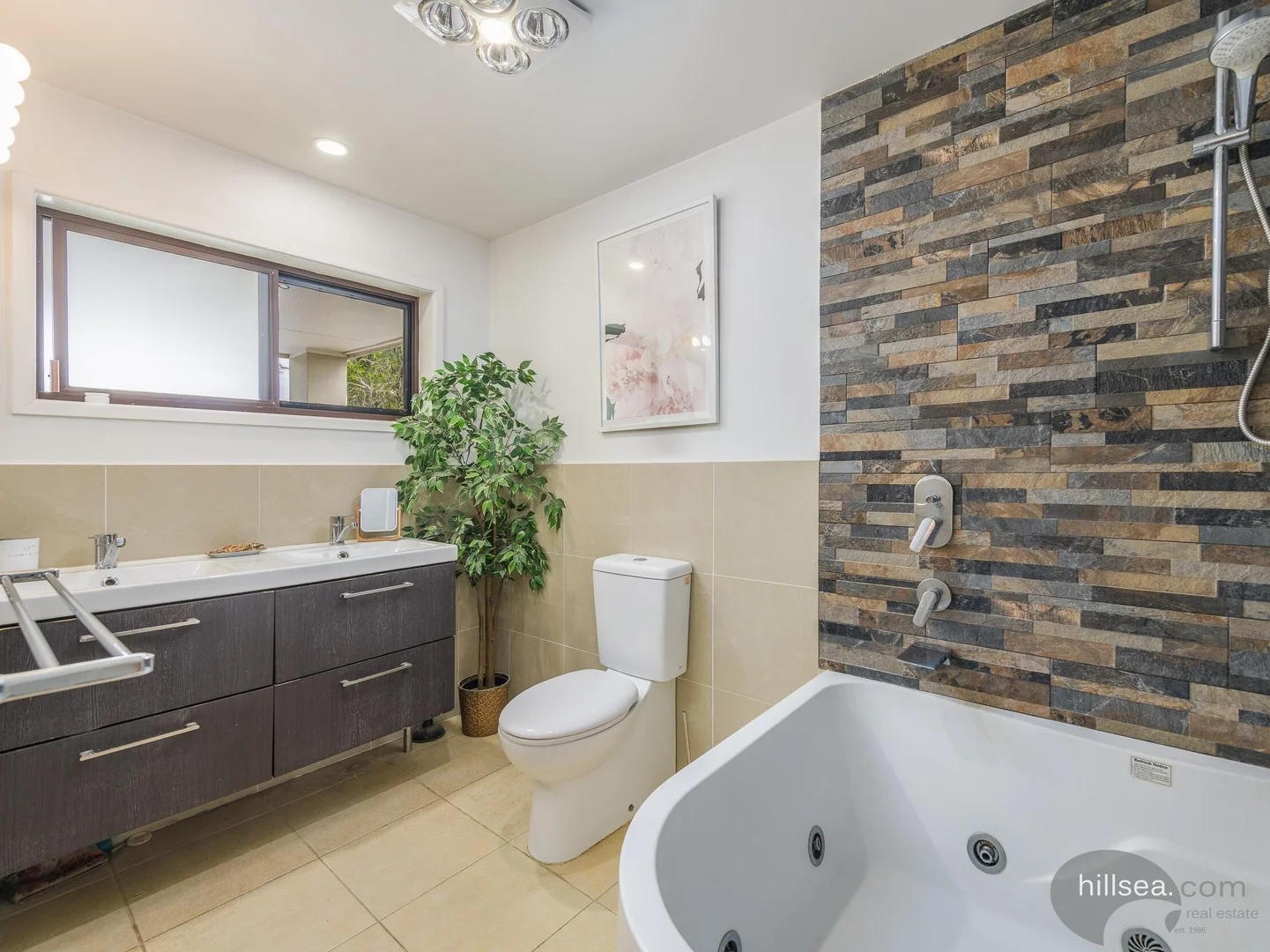 Additional image 15 of 8 Namatjira Street, Paradise Point QLD 4216