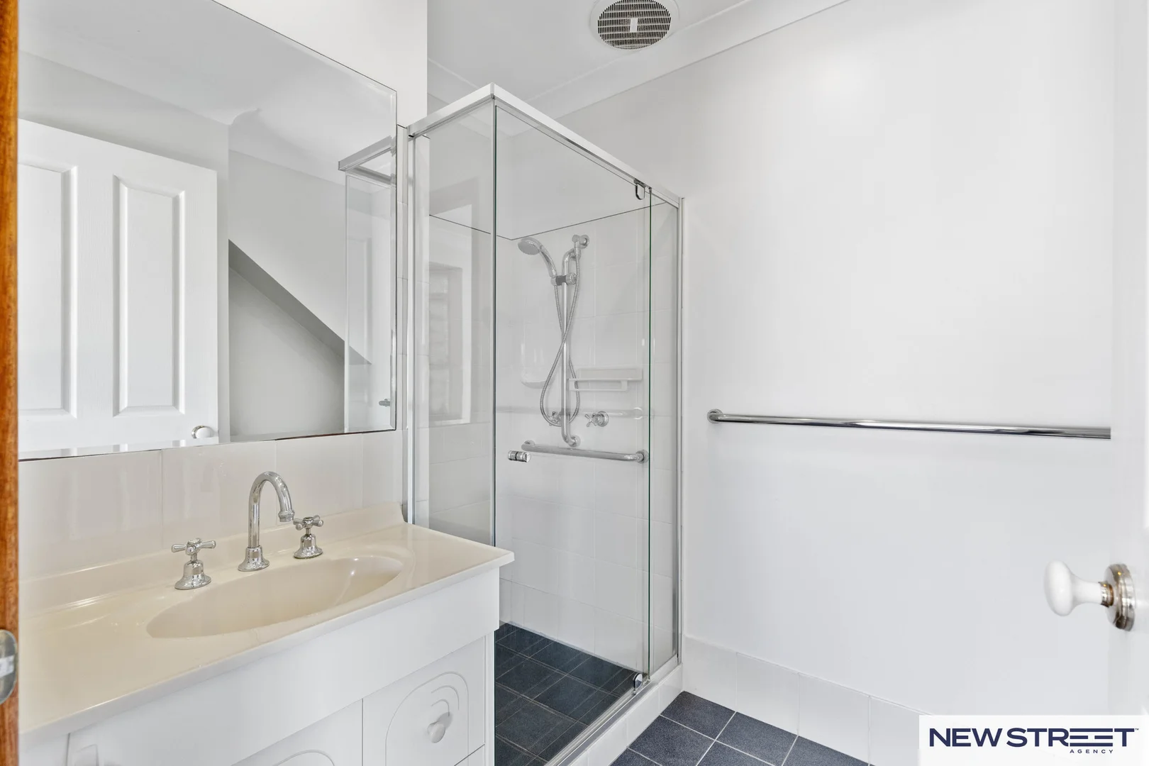 Additional image 14 of 21 Copper Valley Close, Caves Beach NSW 2281