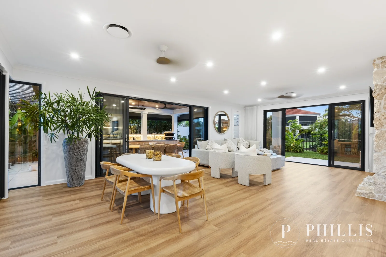 Additional image 3 of 2566 Cressbrook Drive, Hope Island QLD 4212