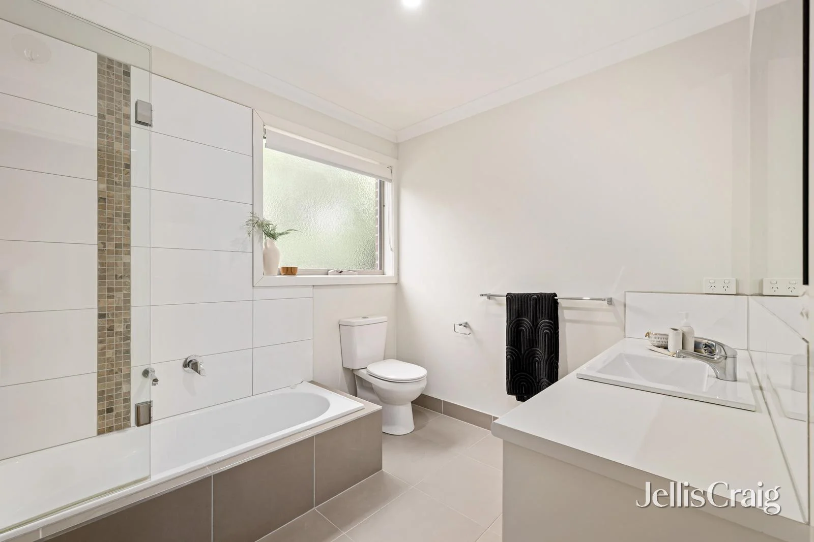 Additional image 14 of 2/123 Lincoln Road, Croydon VIC 3136