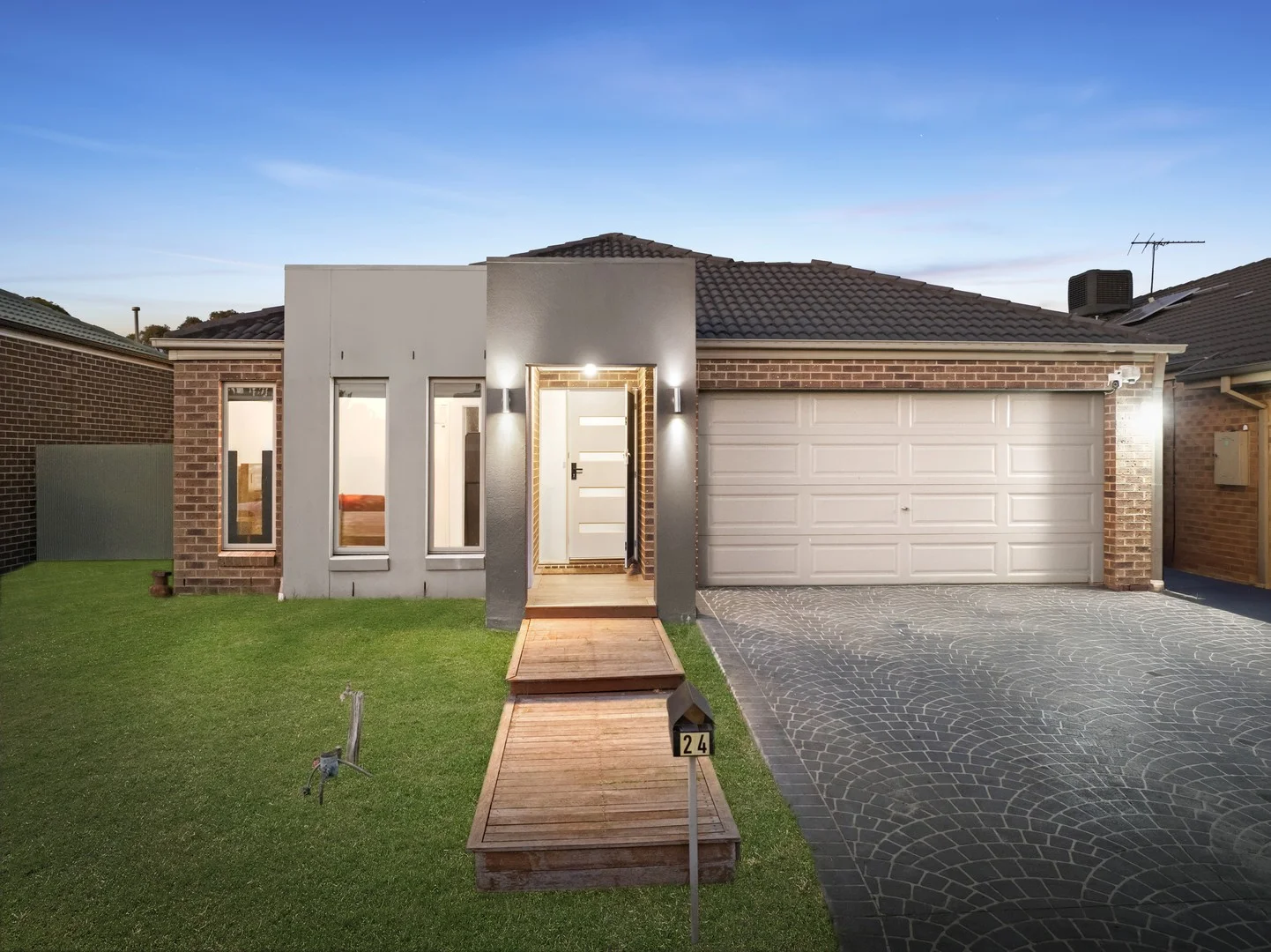 24 Fawkner Lane, Craigieburn VIC 3064