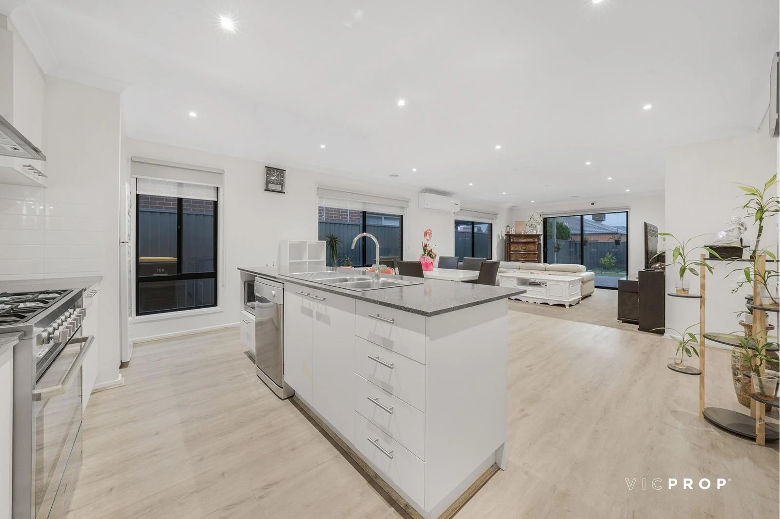 Additional image 7 of 100 City Vista Court, Fraser Rise VIC 3336