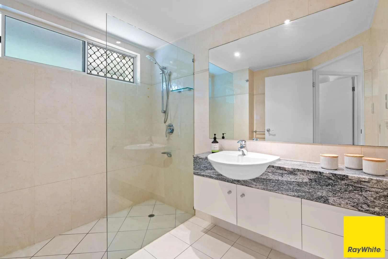 Additional image 13 of 1/77 Arlington Esplanade, Clifton Beach QLD 4879