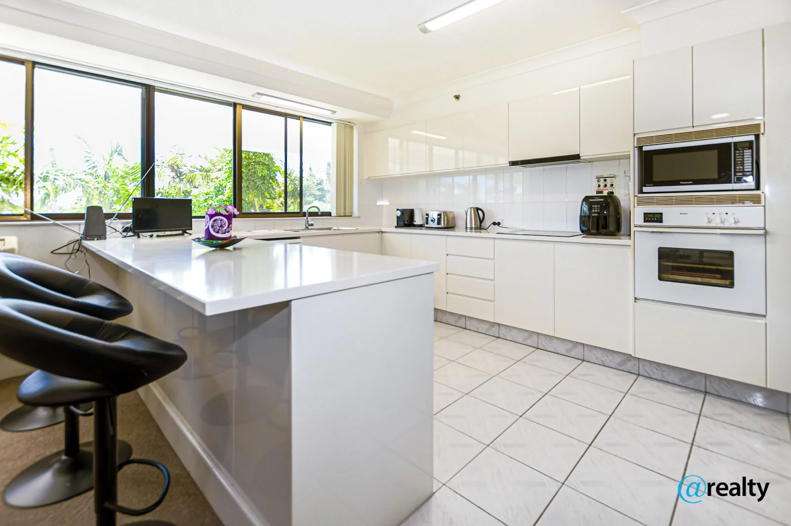 Additional image 8 of unit 4/21 Bayview Street, Runaway Bay QLD 4216