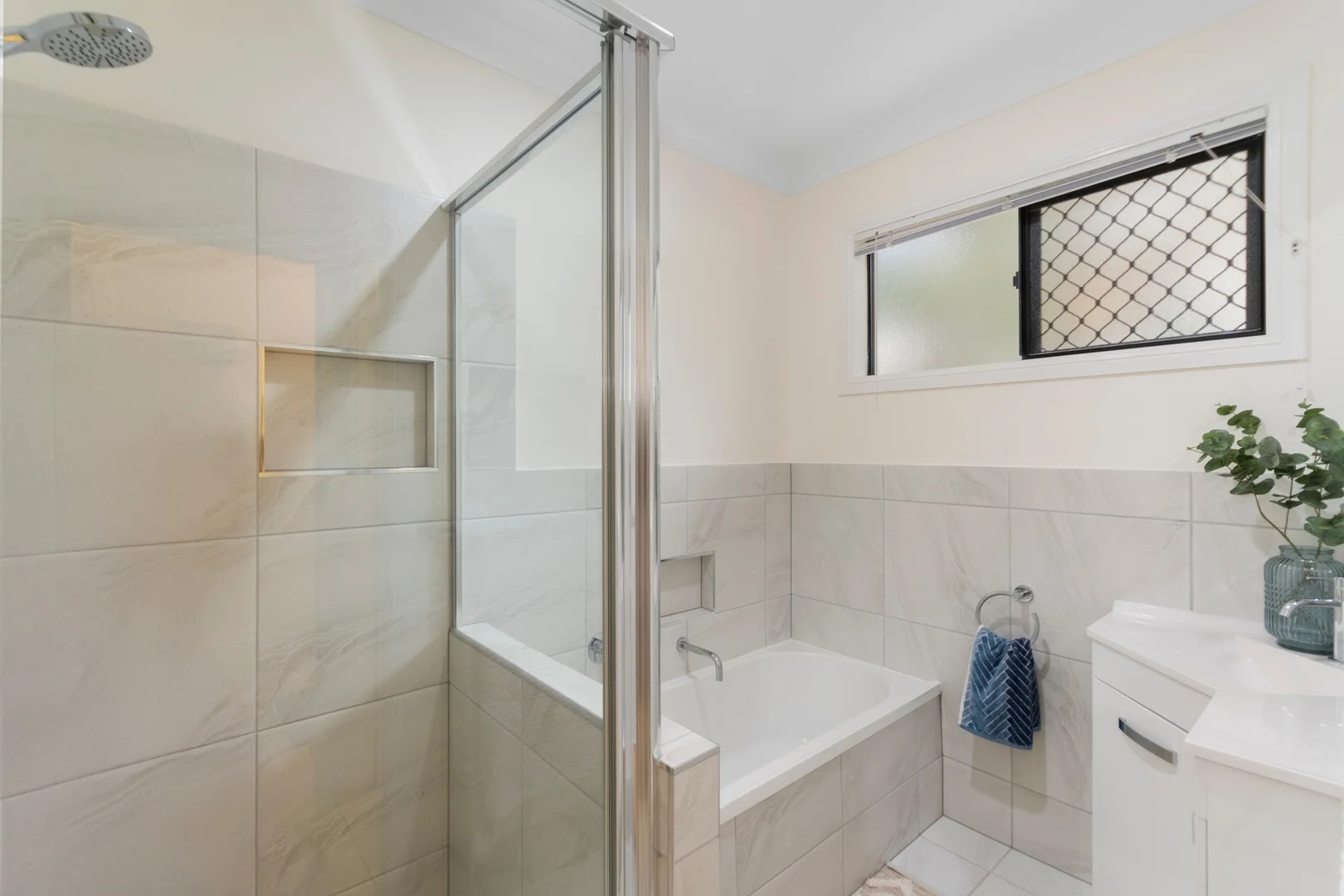 Additional image 12 of 4 Sutherland Street, Annandale QLD 4814