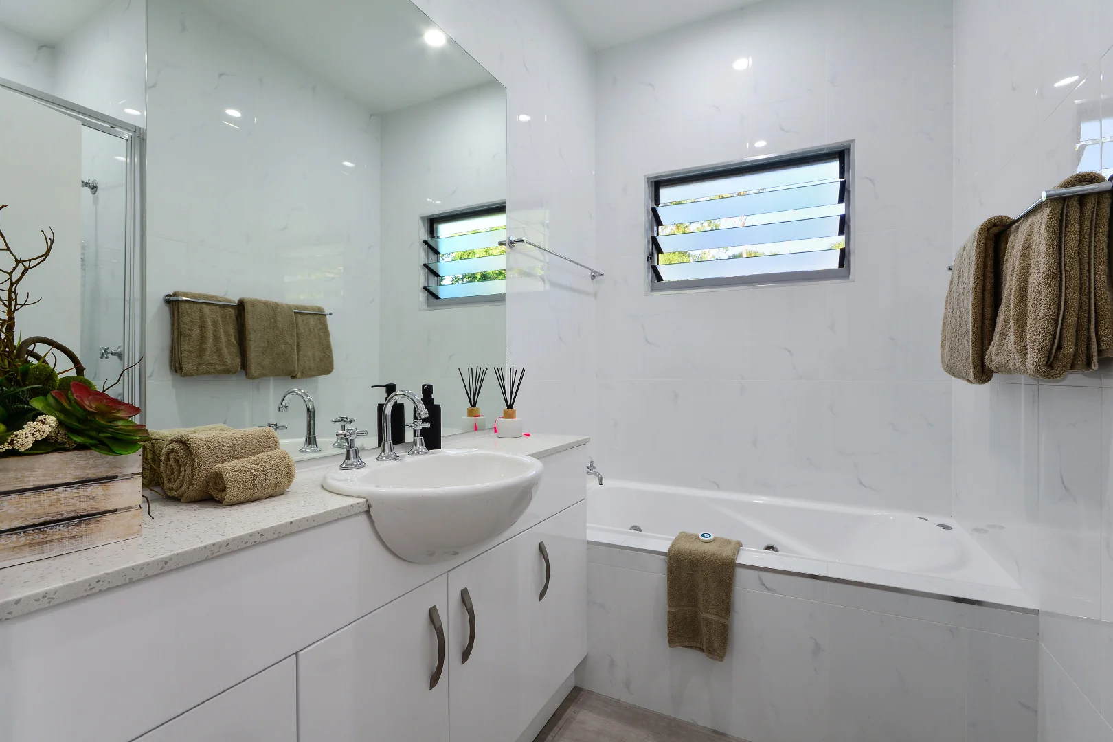 Additional image 10 of Blue Water Views 6 2 Banksia Court, Hamilton Island QLD 4803