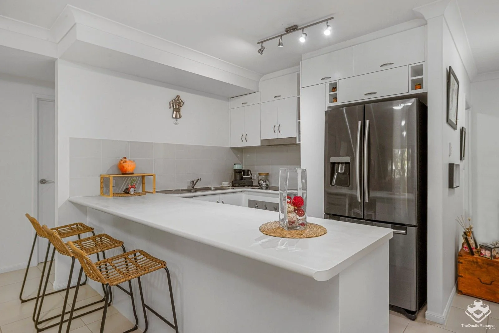 Additional image 3 of ID:21168486/157-159 Stuart Drive, Wulguru QLD 4811