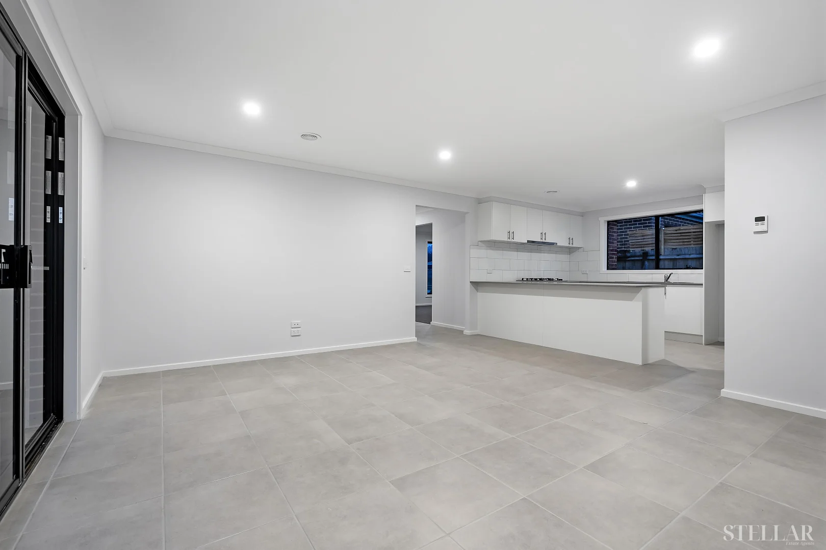 Additional image 4 of 27 Goldshine Crescent, Drouin VIC 3818