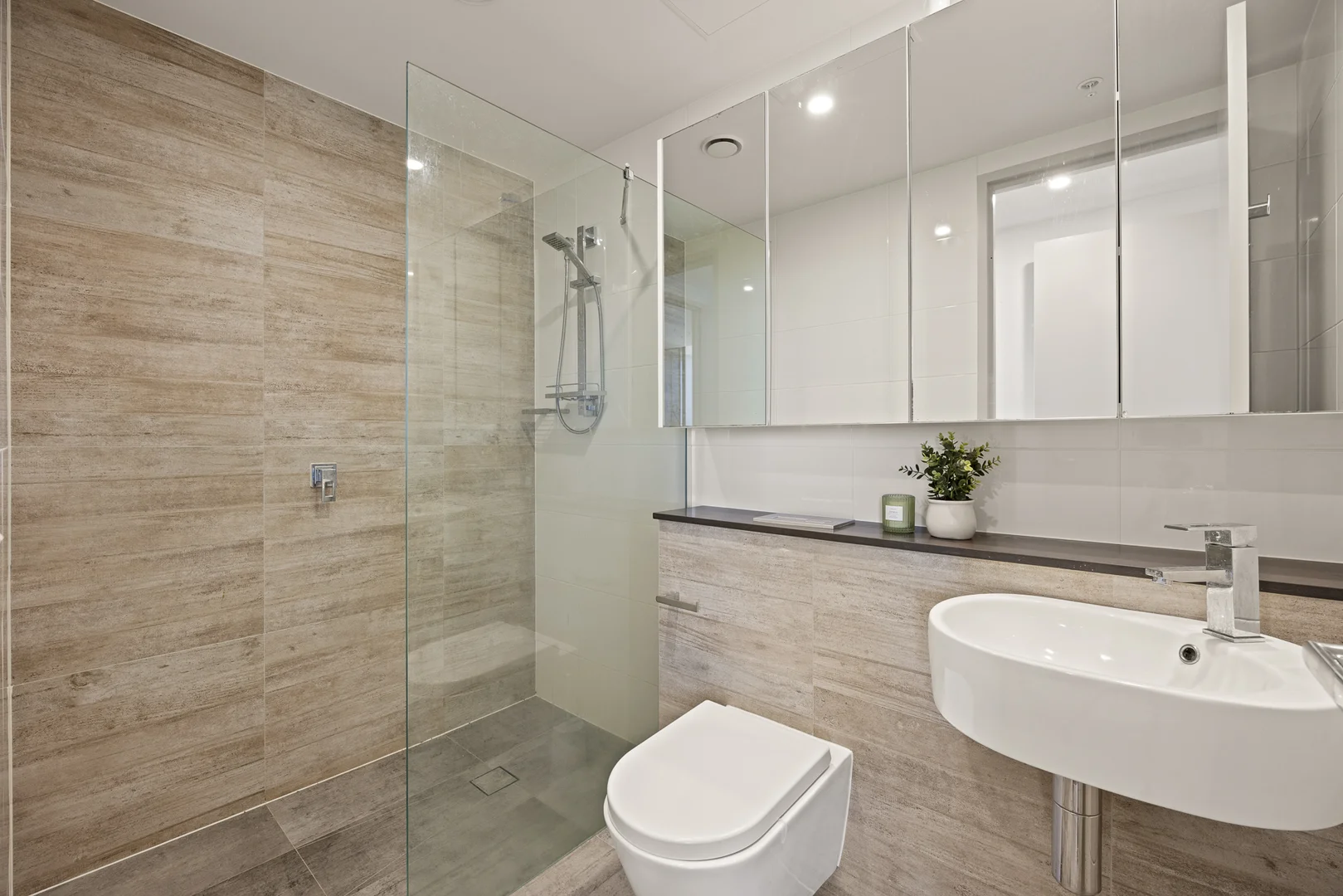 Additional image 15 of 1809/2 Como Crescent, Southport QLD 4215