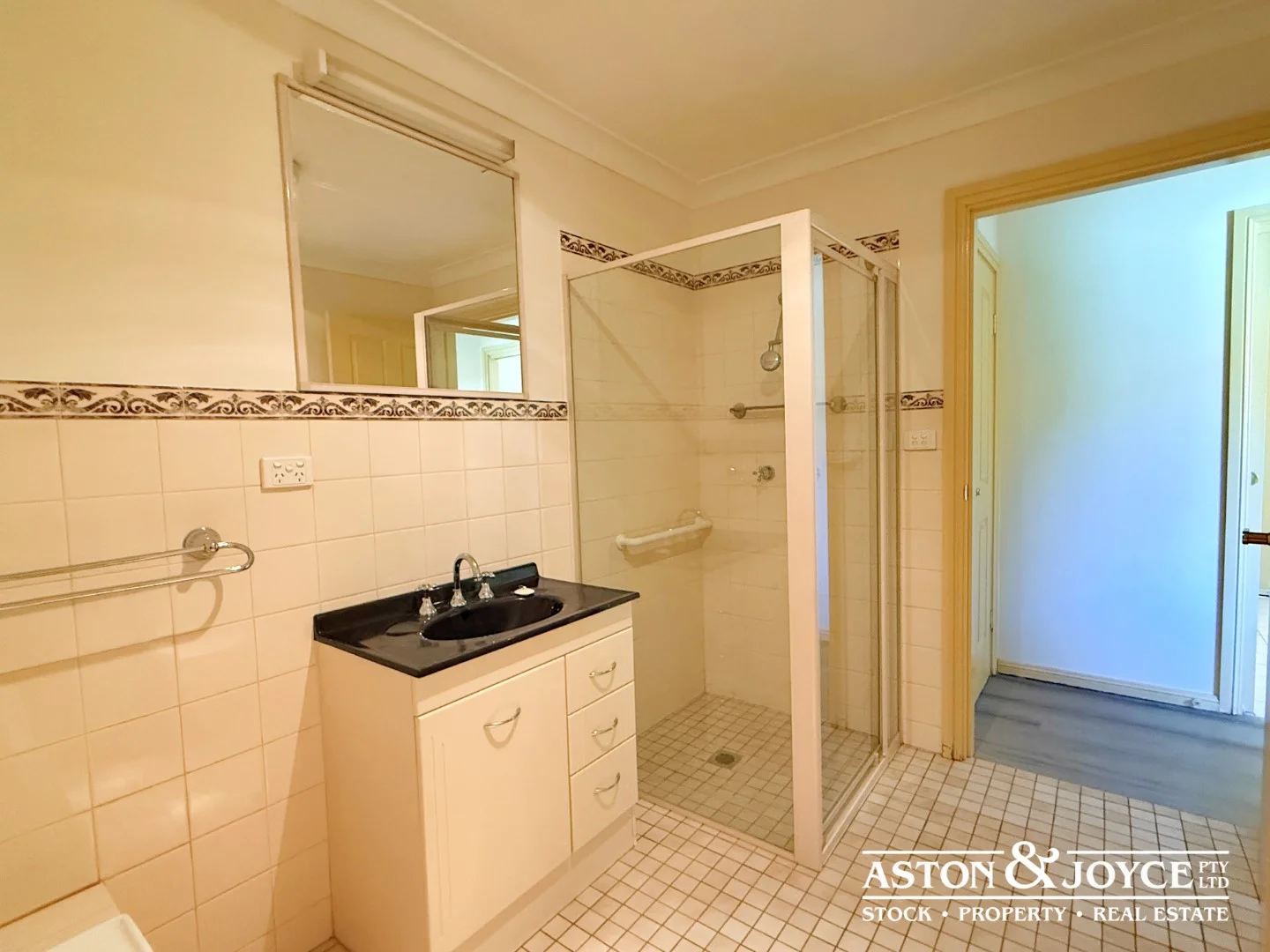 Additional image 11 of 5/26-28 Warraderry Street, Grenfell NSW 2810