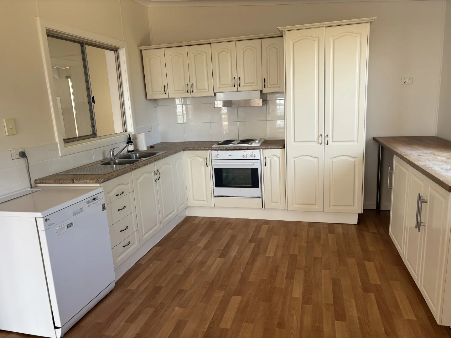 Additional image 20 of 37 Mount Ferguson Dr, Weeroona Island SA 5495