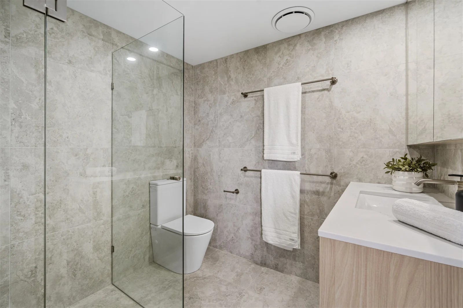 Additional image 7 of 14/105 Chestnut Street, Wynnum QLD 4178