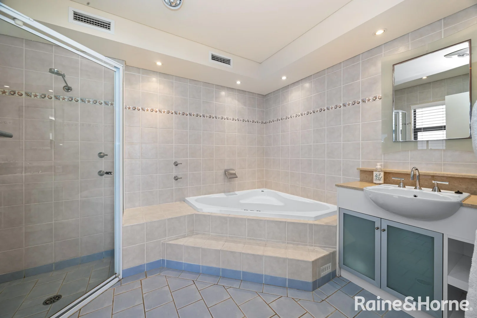 Additional image 27 of 57 Mitchell Parade, Mollymook Beach NSW 2539