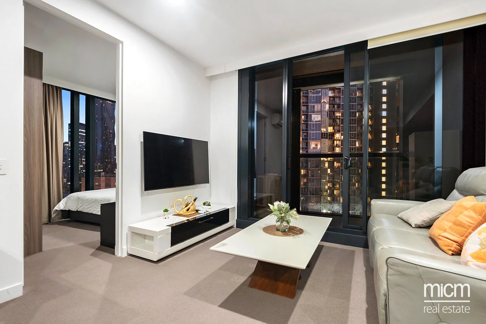 Additional image 2 of 1304/160 Victoria Street, Carlton VIC 3053