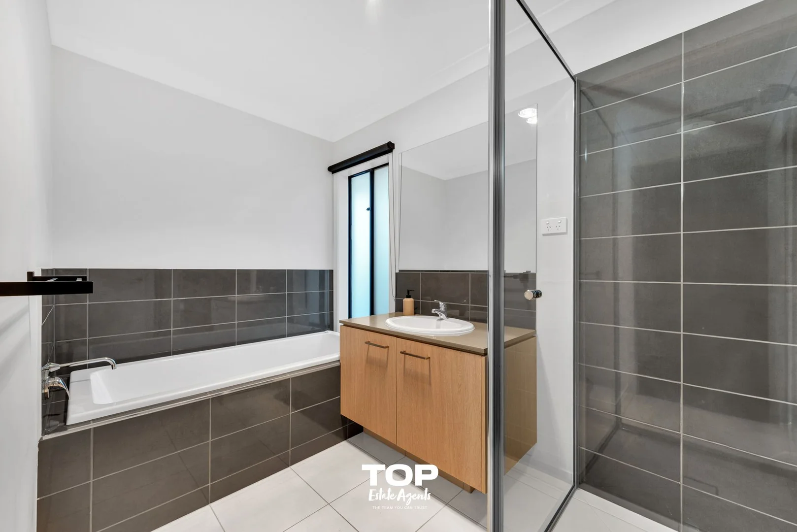 Additional image 26 of 37 Bernardins Street, Clyde North VIC 3978