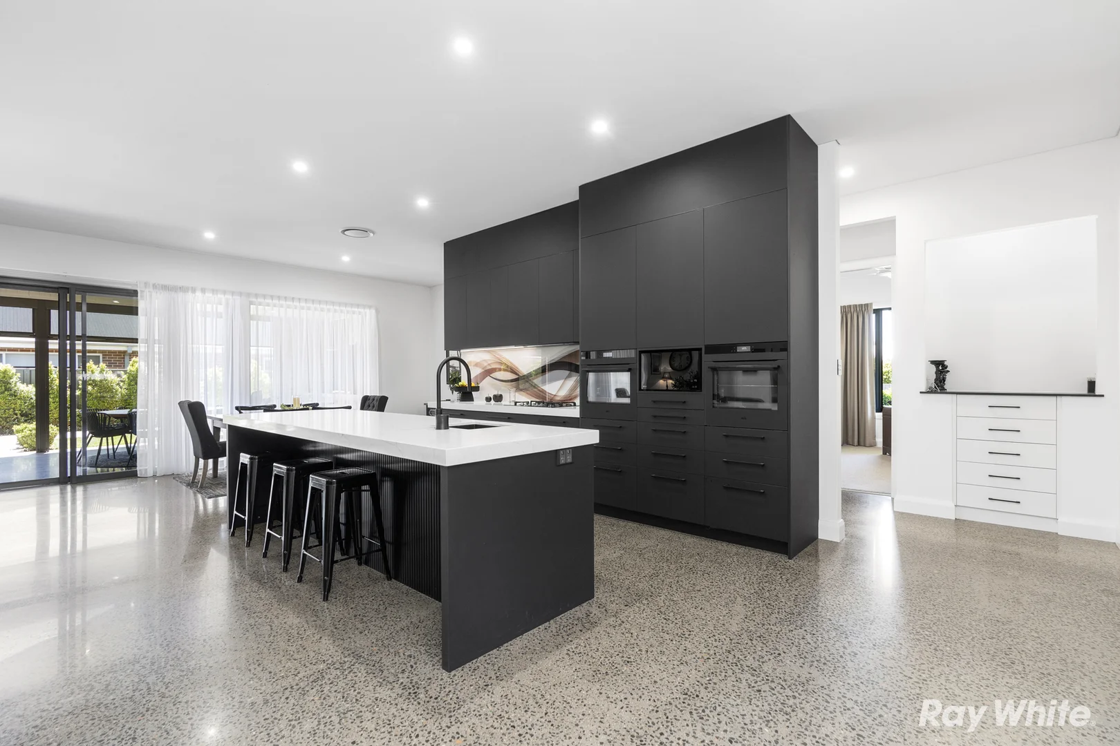 Additional image 4 of 118 Lakehaven Drive, Lake Albert NSW 2650